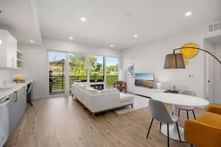 Photo #6: 3282967 Listing