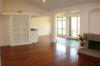 Photo #3: 3304428 Listing