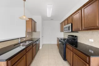 Photo #5: 3703551 Listing 