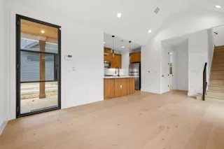 Photo #1: 3763244 Listing 