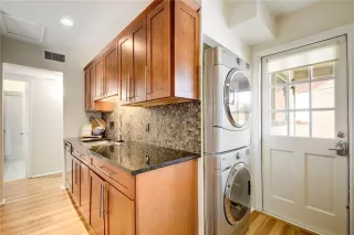 Photo #4: 3814538 Listing