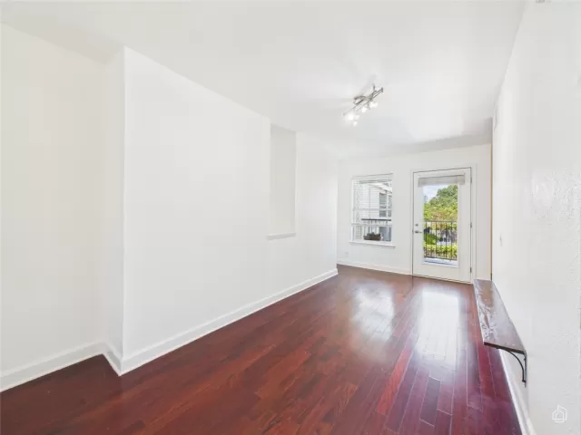 MLS: 3850516 Condo For Sale