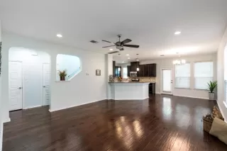 Photo #5: 3891692 Listing 