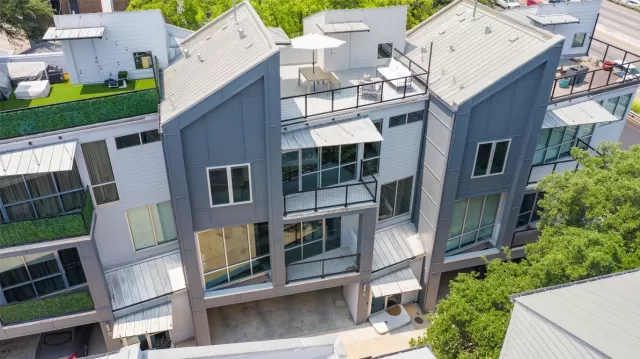 MLS: 3948455 Condo For Sale