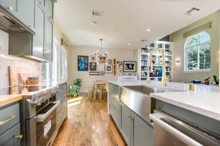 Photo #6: 4054687 Listing