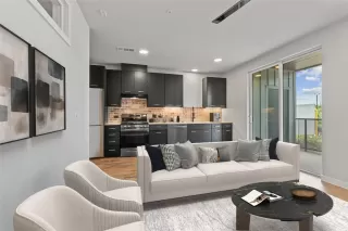 Photo #3: 4057631 Listing