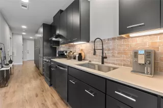 Photo #5: 4057631 Listing