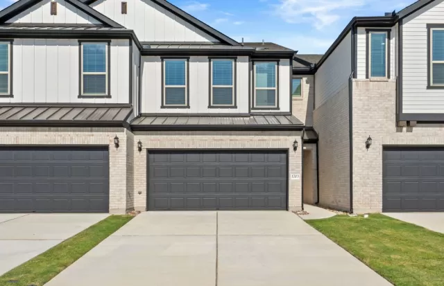 MLS: 4100867 Condo For Sale