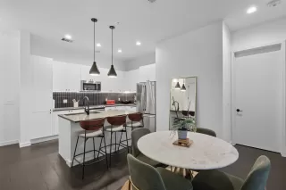 Photo #2: 4115438 Listing 