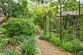 Photo #4: 4203049 Listing