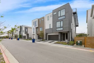 Photo #2: 4305193 Listing 