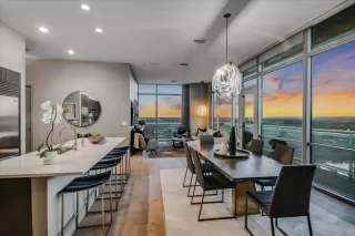 Photo #2: 4327750 Listing 