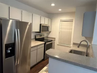 Photo #3: 4376312 Listing