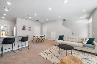 Photo #5: 4383396 Listing 