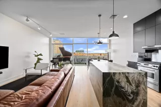 Photo #3: 4397769 Listing