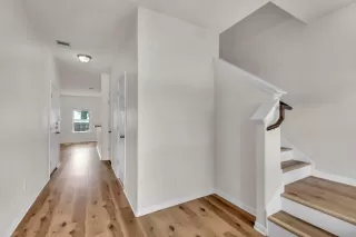 Photo #2: 4416830 Listing