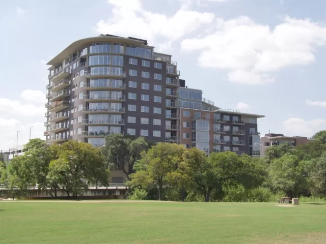 MLS: 4462946 Condo For Sale