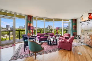 Photo #4: 4462946 Listing