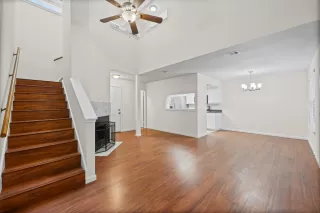 Photo #4: 4494799 Listing 