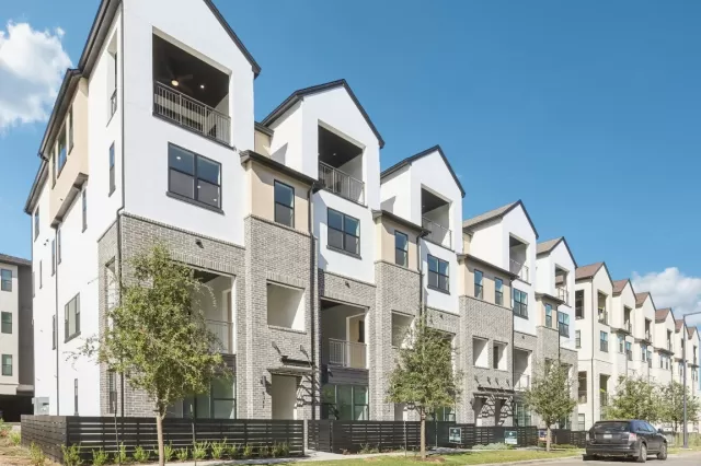 MLS: 4504008 Condo For Sale