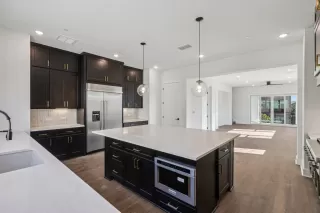 Photo #4: 4504008 Listing 