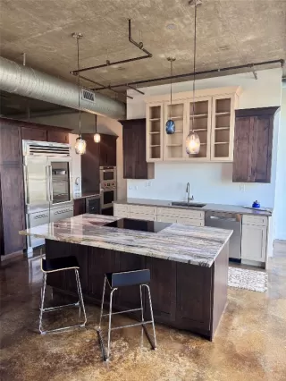 Photo #1: 4528307 Listing