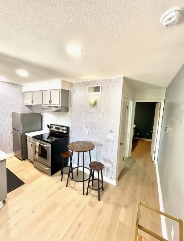 MLS: 4549482 Condo For Sale