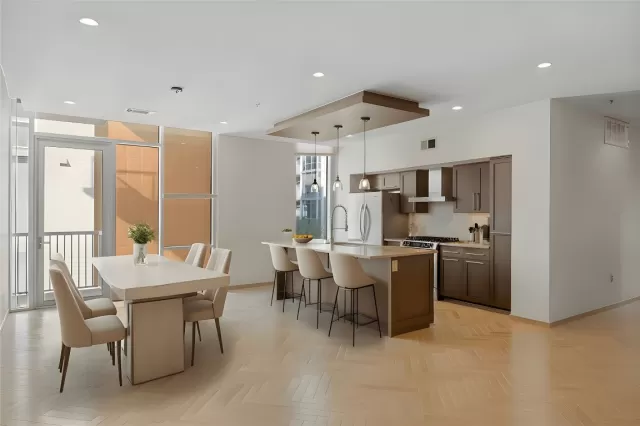 MLS: 4550659 Condo For Sale