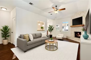 Photo #1: 4551010 Listing 