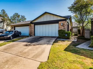 Photo #2: 4604610 Listing 