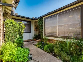 Photo #3: 4604610 Listing 