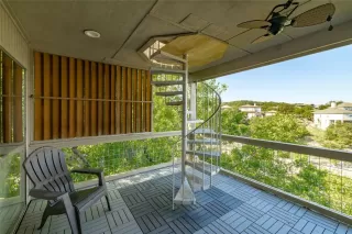 Photo #1: 4613856 Listing 