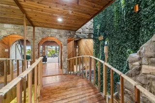 Photo #3: 4613856 Listing 