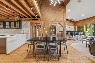 Photo #6: 4613856 Listing 