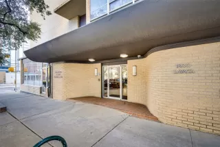 Photo #1: 4625354 Listing 