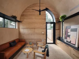 Photo #5: 4650253 Listing