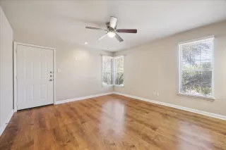 Photo #3: 4733667 Listing