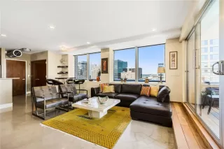 Photo #3: 4812605 Listing 