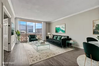 Photo #3: 4816788 Listing 