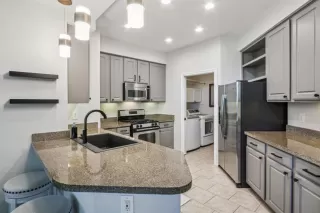 Photo #4: 4836638 Listing