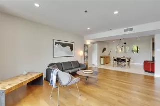 Photo #6: 4862996 Listing 