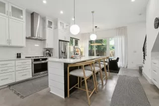 More Details about MLS # 4905318 : 1904 W 39TH ST A