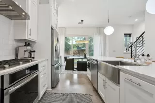 Photo #4: 4905318 Listing