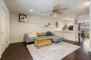 Photo #4: 4958061 Listing 