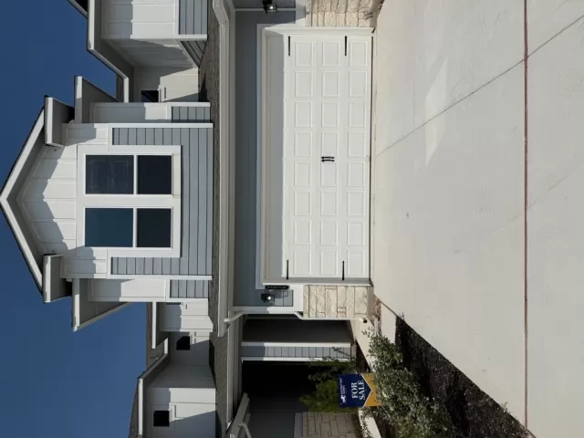 MLS: 4993447 Condo For Sale