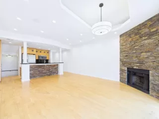 More Details about MLS # 5018865 : 1501 BARTON SPRINGS RD 222