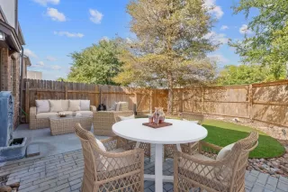 Photo #1: 5059551 Listing 