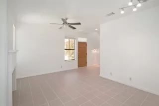 Photo #5: 5082493 Listing