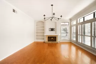 Photo #6: 5138635 Listing