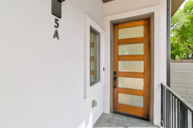 MLS: 5246362 Condo For Sale